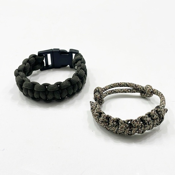 Paracord bracelets - Picture 1 of 2